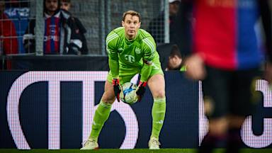 Manuel Neuer en el amistoso de Basilea