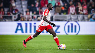 Dayot Upamecano beim Bundesliga-Spiel des FC Bayern in der Allianz Arena