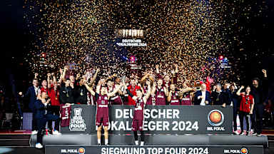 Der FC Bayern Basketball als Deutscher Pokalsieger 2024