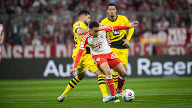 Spielszene aus dem Bundesliga-Duell FC Bayern vs Borussia Dortmund