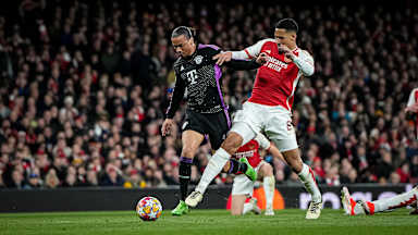 Jugada del partido entre el Arsenal FC y el FC Bayern en la Champions League