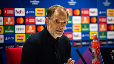 Thomas Tuchel auf der Pressekonferenz des FC Bayern nach dem Champions League-Spiel gegen Arsenal