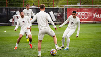 FC Bayern training ahead of the Champions League game against Arsenal