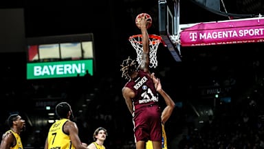 Devin Booker mit einem Dunk im Hinspiel gegen Ludwigsburg