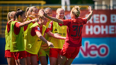 Carolin Simon, Jubel, FC Bayern Frauen auswärts bei der TSG Hoffenheim