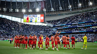 Der FC Bayern im Tottenham Hotspur Stadium