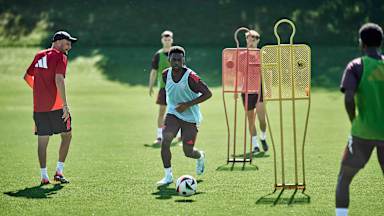 Training der FC Bayern Amateure vor dem Regionalliga-Spiel gegen die DJK Vilzing.