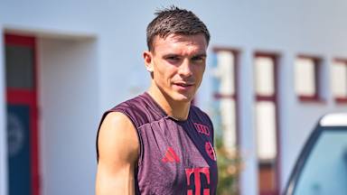 Joao Palhinha läuft auf den Trainingsplatz des FC Bayern