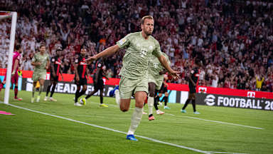 Harry Kane vom FC Bayern bejubelt sein Tor gegen Bayer 04 Leverkusen