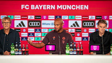 Vincent Kompany spricht im Pressetalk des FC Bayern