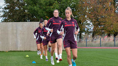 Giulia Gwinn im Training der FC Bayern Frauen