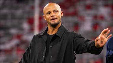 FC Bayern-Trainer Vincent Kompany nach dem Spiel gegen den VfB Stuttgart