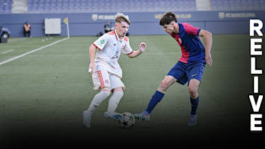 Lennart Karl, im Spiel der FC Bayern U19 beim FC Barcelona