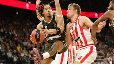 Ο Carsen Edwards σημείωσε 30 πόντους εναντίον του Πειραιά.