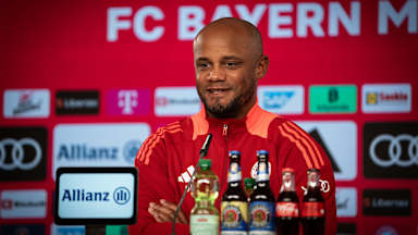 FC Bayern-Trainer Vincent Kompany im Pressetalk