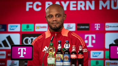Vincent Kompany spricht im Pressetalk des FC Bayern.