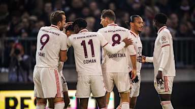 Spielszene aus der Partie FC St. Pauli - FC Bayern