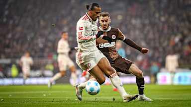 Spielszene aus dem Bundesliga-Duell FC St. Pauli vs. FC Bayern