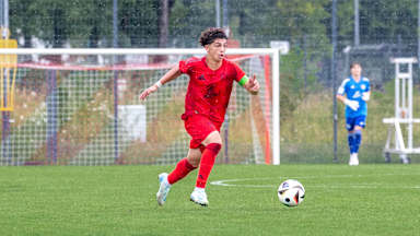 Jussef Nasrawe im Spiel der FC Bayern U19 gegen den FC Ingolstadt 04.