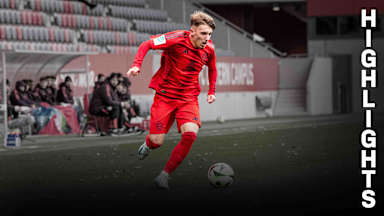 Spielszene aus dem Duell der FC Bayern U19 gegen den FC Augsburg
