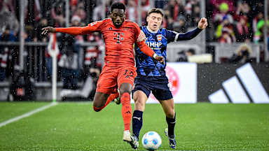 Spielszene aus dem Bundesliga-Duell FC Bayern vs. 1. FC Heidenheim