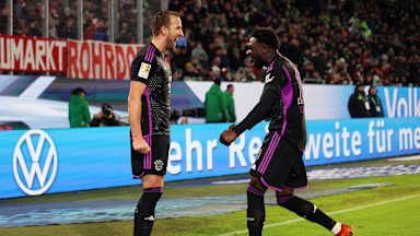 Torjubel Harry Kane mit Alphonso Davies