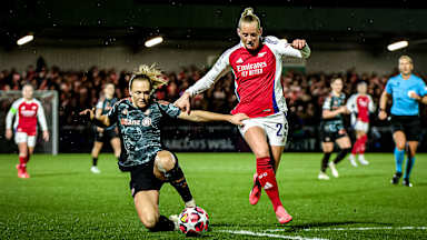 Magdalena Eriksson, im Auswärtsspiel der FC Bayern Frauen beim FC Arsenal