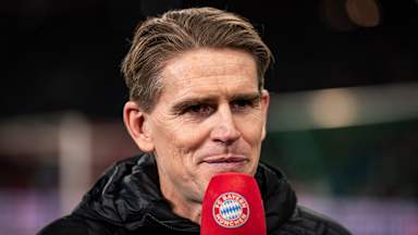 Christoph Freund im Interview beim Testspiel FC Red Bull Salzburg gegen FC Bayern