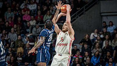 Niels Giffey mit herausragender Leistung beim Sieg im BBL-Spitzenspiel gegen Heidelberg