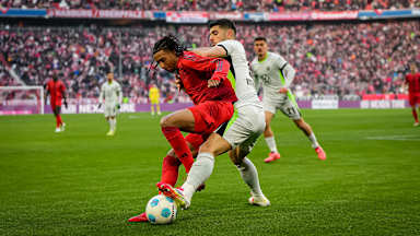 Spielszene aus dem Bundesliga-Duell FC Bayern vs. VfL Wolfsburg