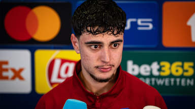 Aleksandar Pavlovic im Interview nach dem Champions League-Spiel FC Bayern gegen Bratislava