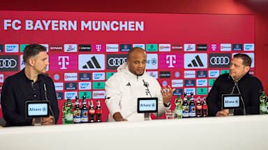 Pressetalk des FC Bayern vor dem Heimspiel gegen Holstein Kiel mit Holger Quest, Vincent Komany, Max Eberl