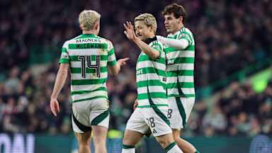 Daizen Maeda von Celtic Glasgow im Spiel gegen die Raith Rovers