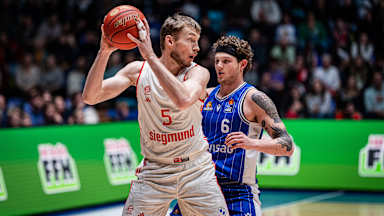 Niels Giffey beim Hinspiel in Frankfurt