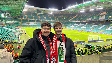 FC Bayern Fans im Celtic Park in Glasgow