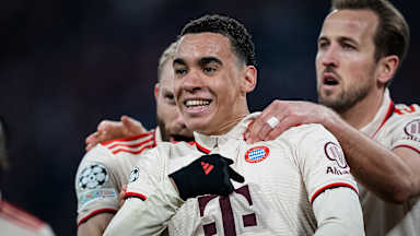 Spielszene aus der Partie FC Bayern - Bayer 04 Leverkusen