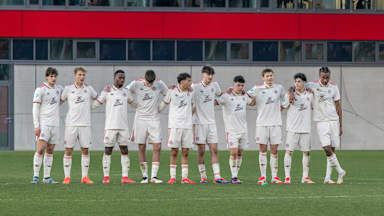 Die U19 steht bereit zum Elfmeterschießen.
