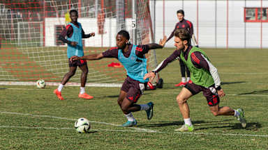 Die FCB-Amateure während einer Trainingseinheit an der Säbener Straße.