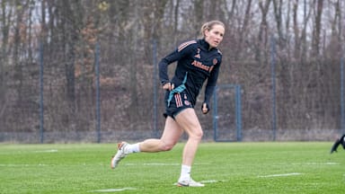 Sydney Lohmann im Training  der FC Bayern Frauen