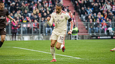 Leroy Sane vom FC Bayern im Spiel gegen den FC St. Pauli