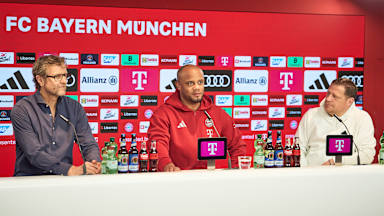 Pressetalk des FC Bayern vor dem Spiel in Augsburg mit Dieter Nickles, Vincent Kompany und Max Eberl