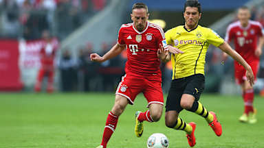 Franck Ribery (FC Bayern) und Nuri Sahin (Bor. Dortmund) im Zweikampf
