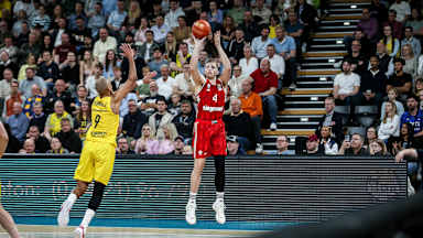 Der FC Bayern Basketball gewinnt in Oldenburg.