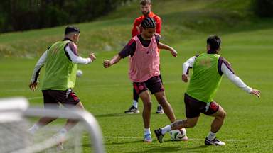 Die FCB-Amateure während einer Trainingseinheit an der Säbener Straße.