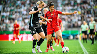 Jovana Damnjanović im Spiel der FC Bayern Frauen gegen den SV Werder Bremen