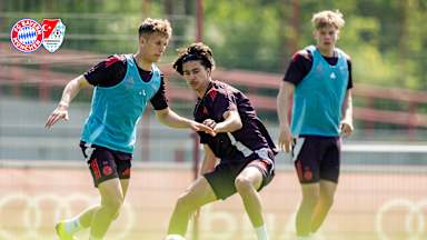 Die FC Bayern Amateure beim Training.