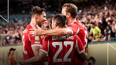 Grafik mit jubelnden Spielern des FC Bayern