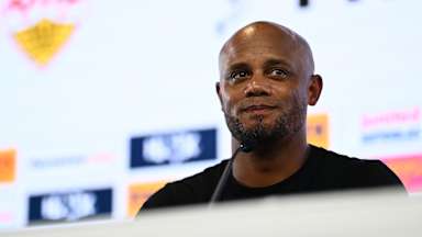 Vincent Kompany spricht auf der PK nach dem Supercup