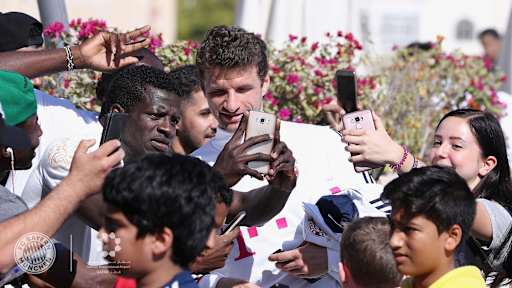11_fans_get_040118