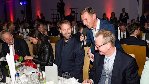 04-ehrung_fcb_220318